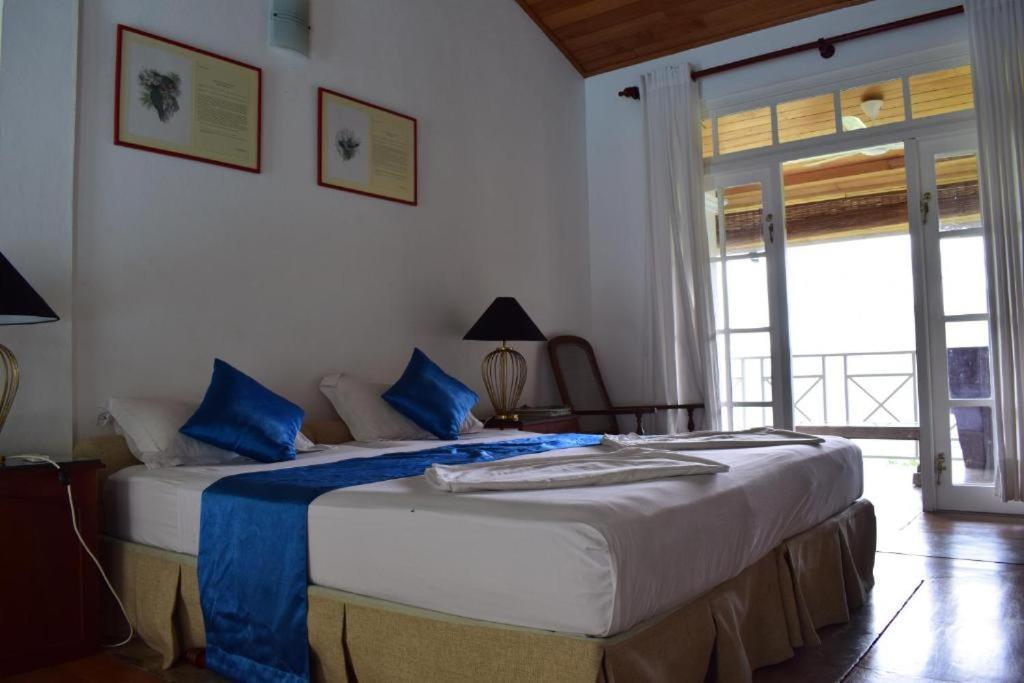 Forest Edge Hotel Ginigathena Екстериор снимка