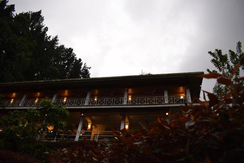 Forest Edge Hotel Ginigathena Екстериор снимка