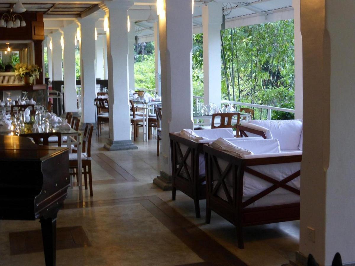 Forest Edge Hotel Ginigathena Екстериор снимка